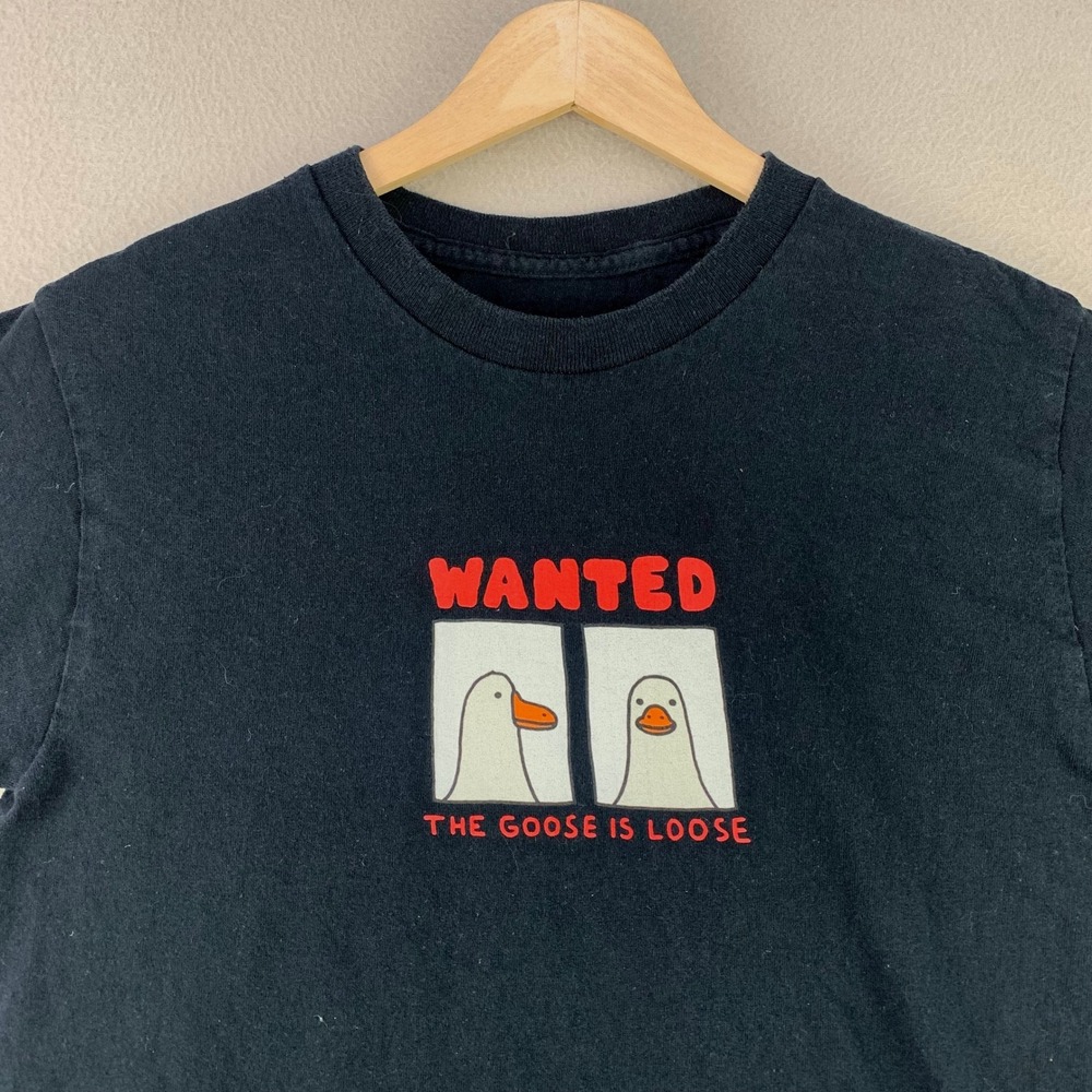 Wanted The Goose Is Loose Graphic Tee Mens Small Black Funny T-Shirt ALAB